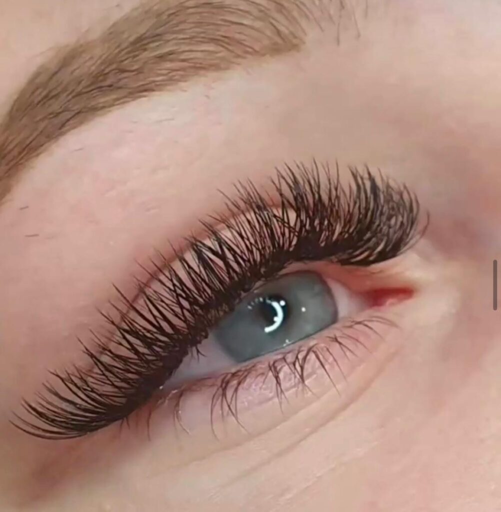 Volumenwimpern