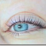 Wimpernlifting Beim Wimpernlifting werden die natürlichen Wimpern sanft nach oben gebogen und fixiert. Das Ergebnis ist ein offener, frischer Blick ganz ohne künstliche Wimpern. Perfekt für einen natürlichen und gepflegten Look.